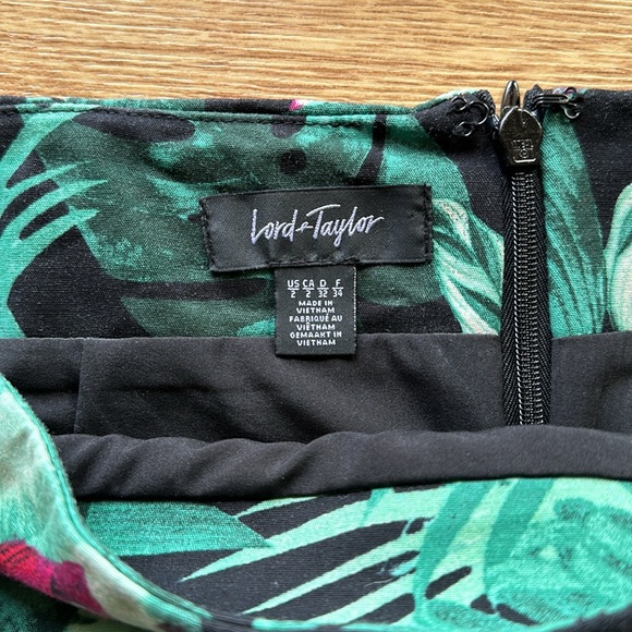 Lord & Taylor cotton multi color jungle print pencil skirt - Picture 3 of 6